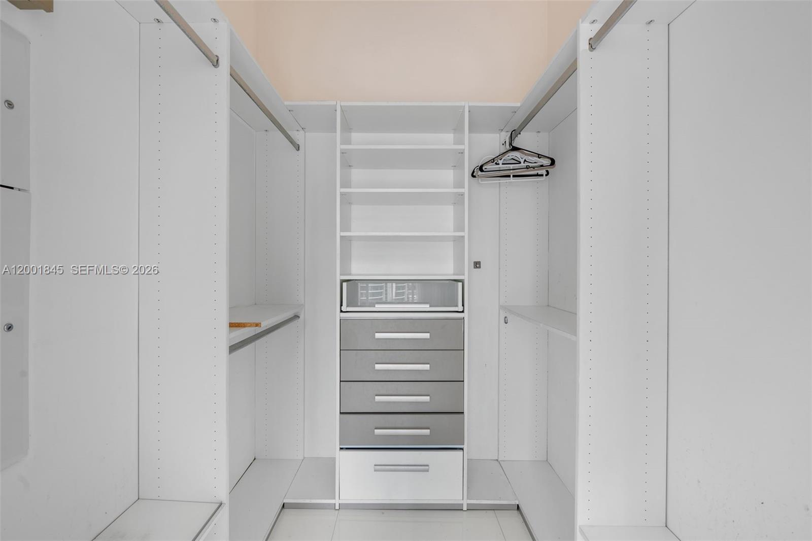 ICONBRICKELL CONDO NO 1 - Residential