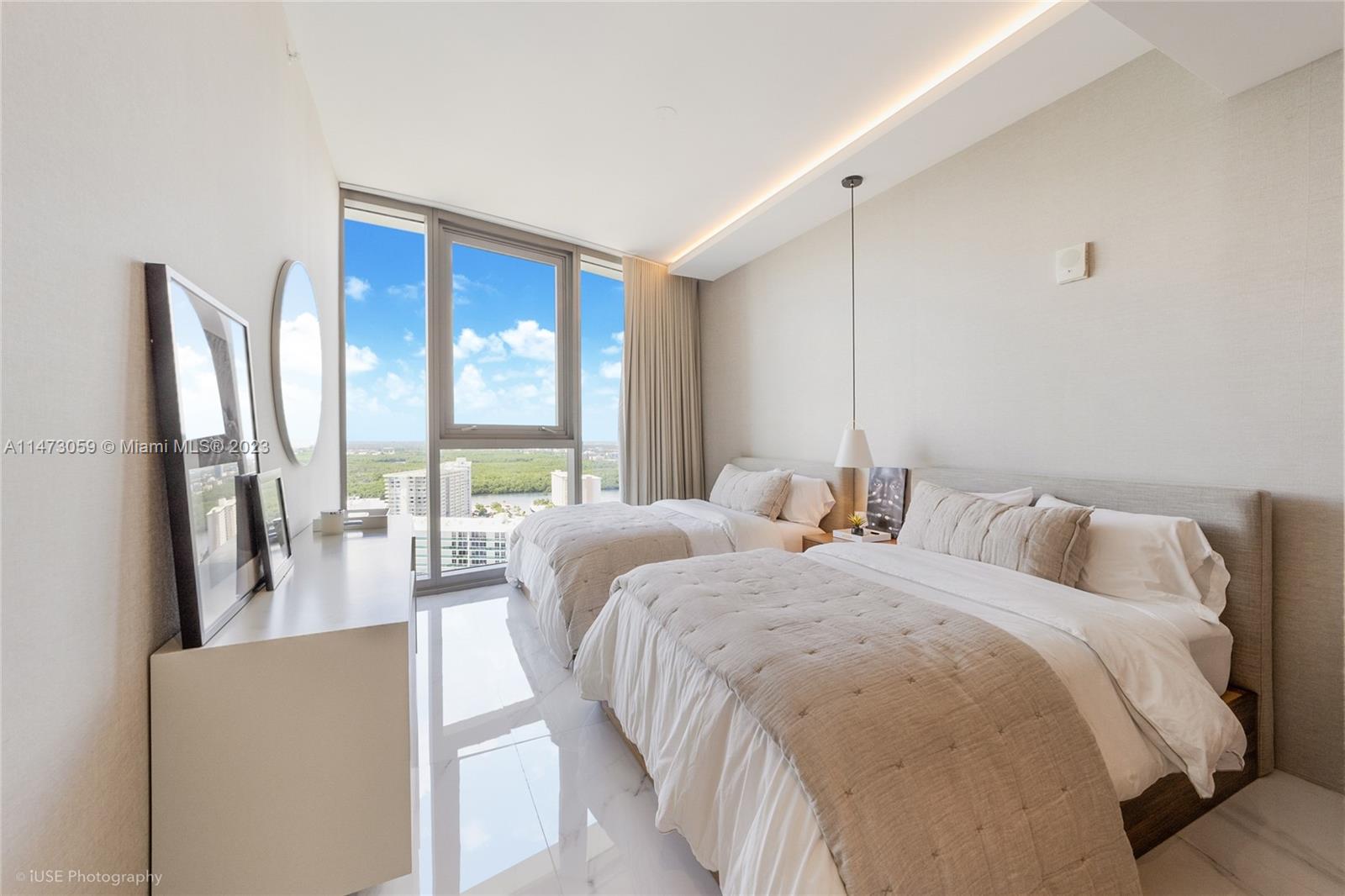 The Ritz-Carlton Residenc - Residential