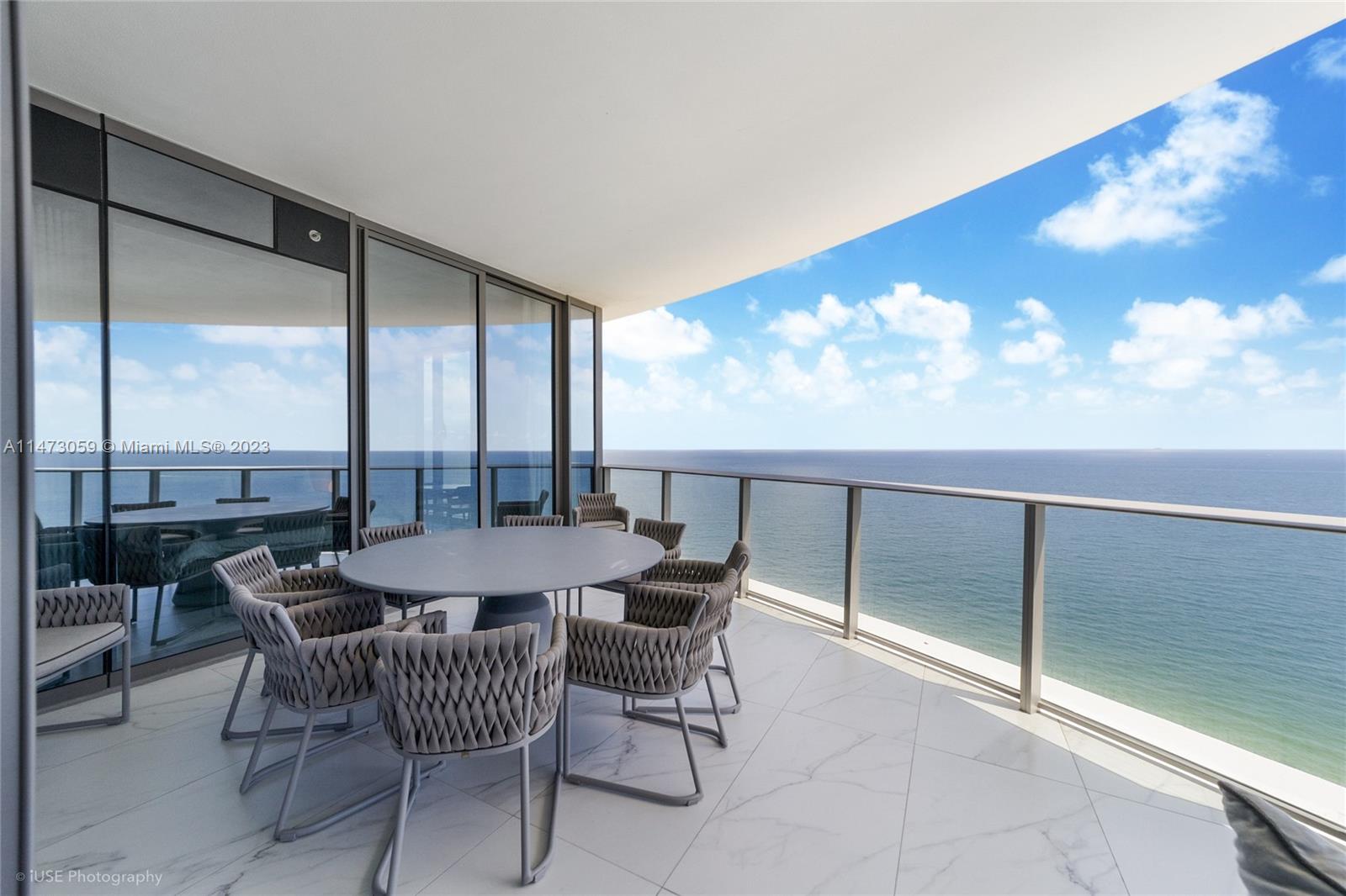 The Ritz-Carlton Residenc - Residential