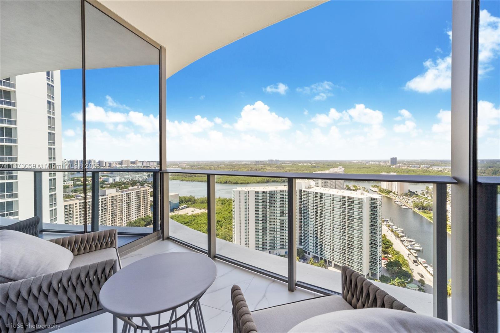 The Ritz-Carlton Residenc - Residential