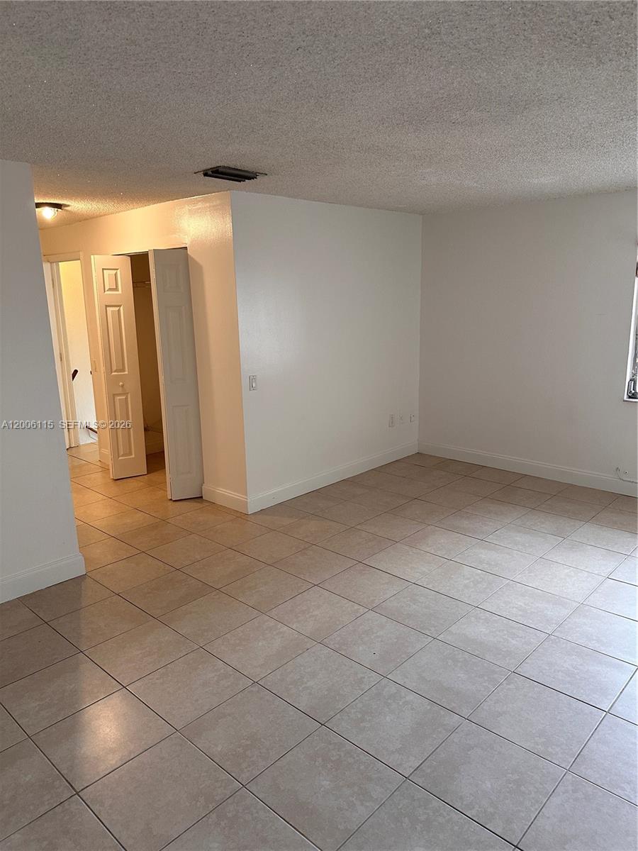 LAKE & TENNIS VILLAS PH 1 - Residential Lease
