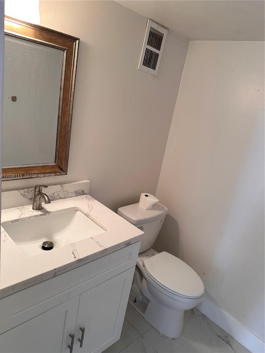 LAKE & TENNIS VILLAS PH 1 - Residential Lease