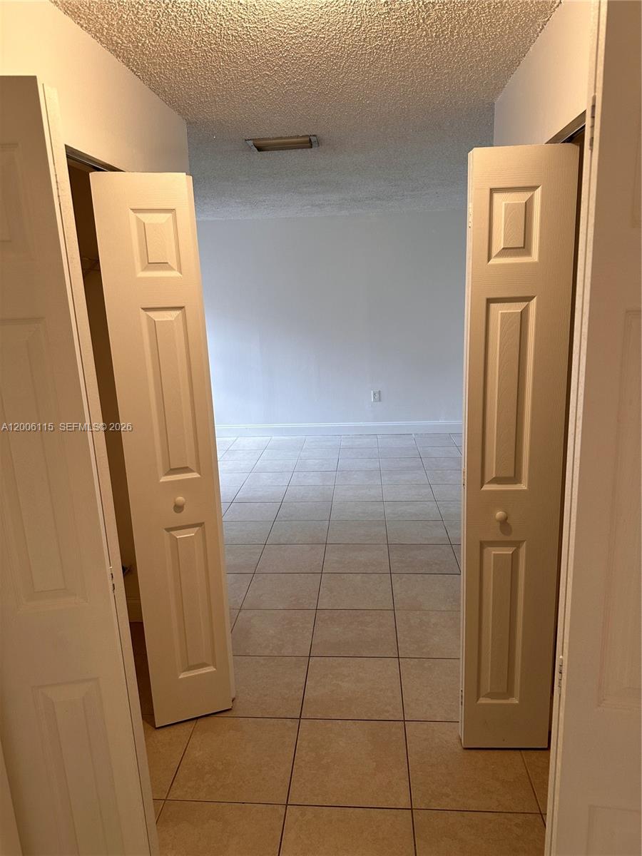 LAKE & TENNIS VILLAS PH 1 - Residential Lease