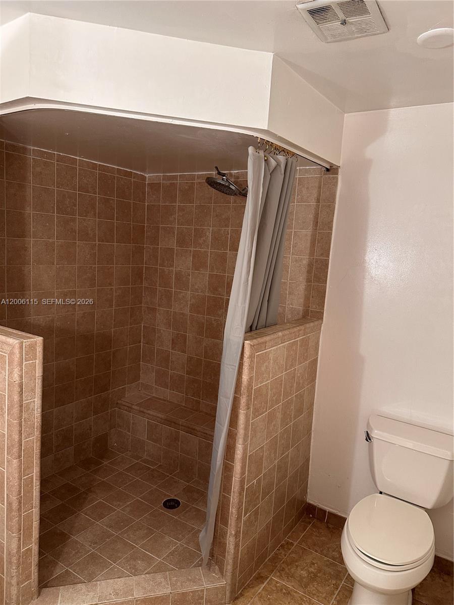 LAKE & TENNIS VILLAS PH 1 - Residential Lease
