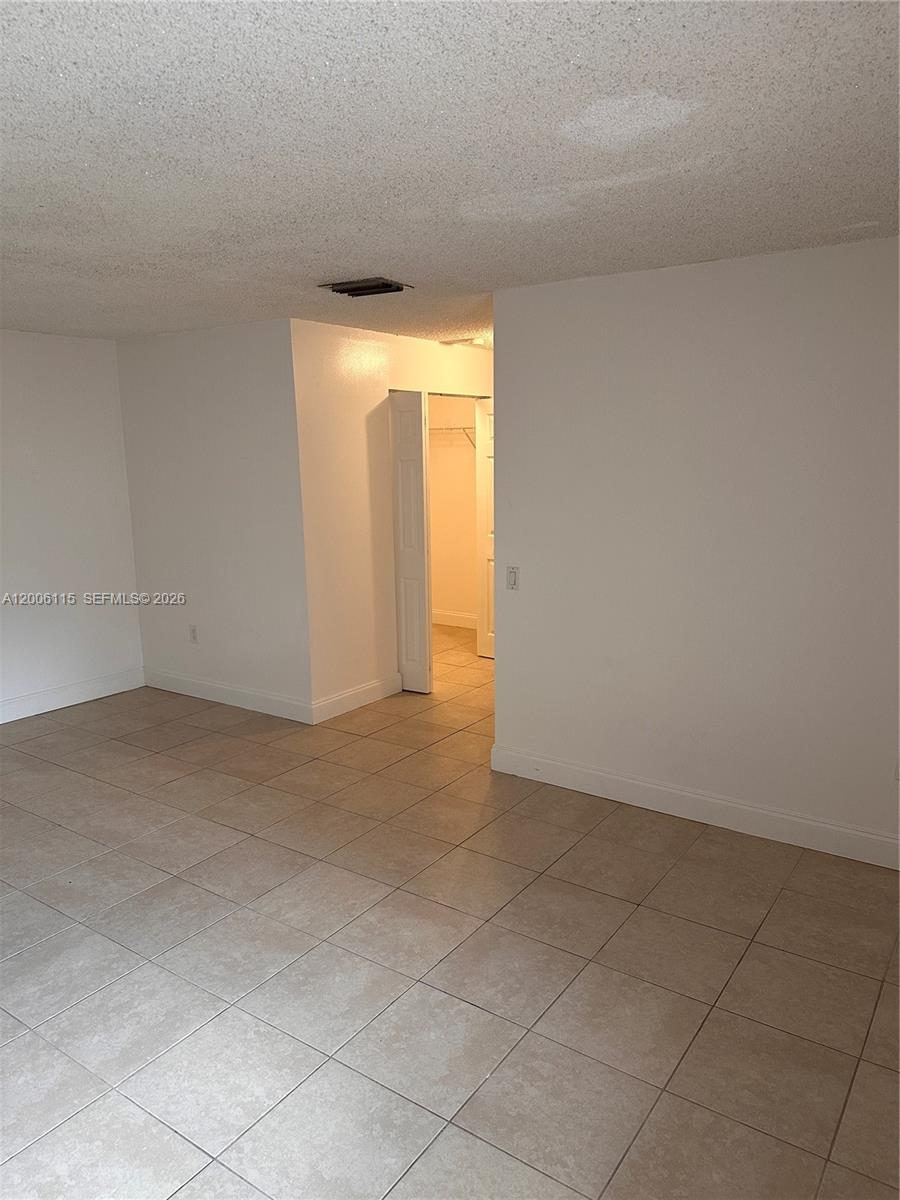 LAKE & TENNIS VILLAS PH 1 - Residential Lease