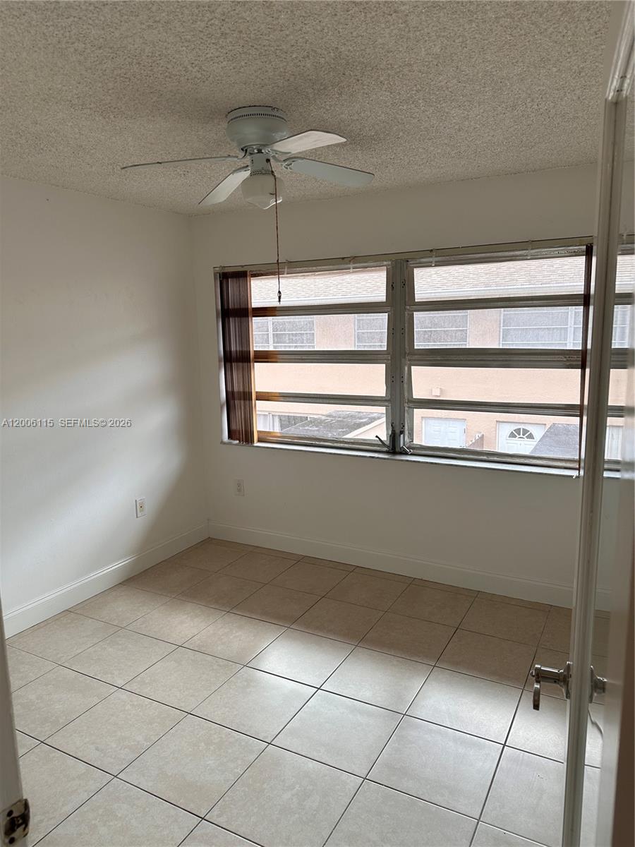 LAKE & TENNIS VILLAS PH 1 - Residential Lease