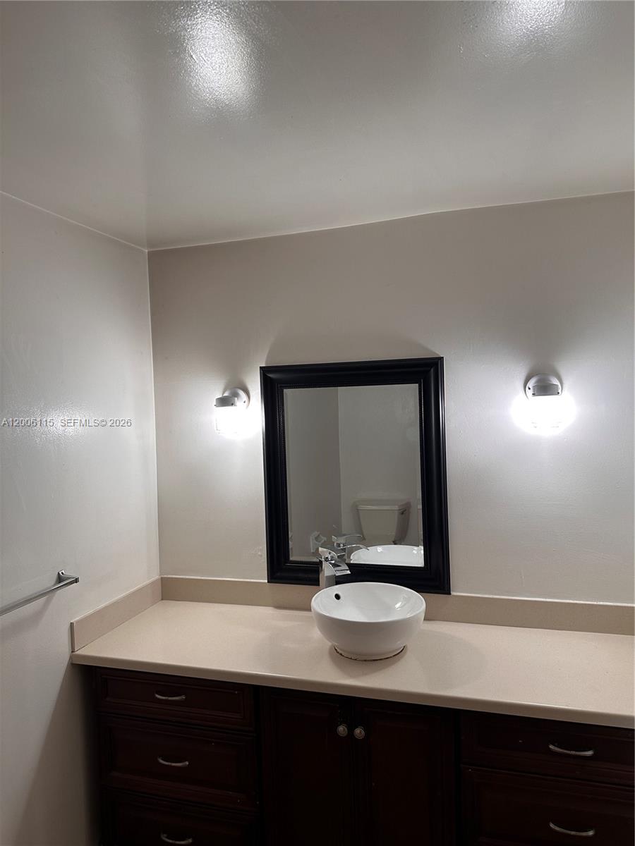 LAKE & TENNIS VILLAS PH 1 - Residential Lease