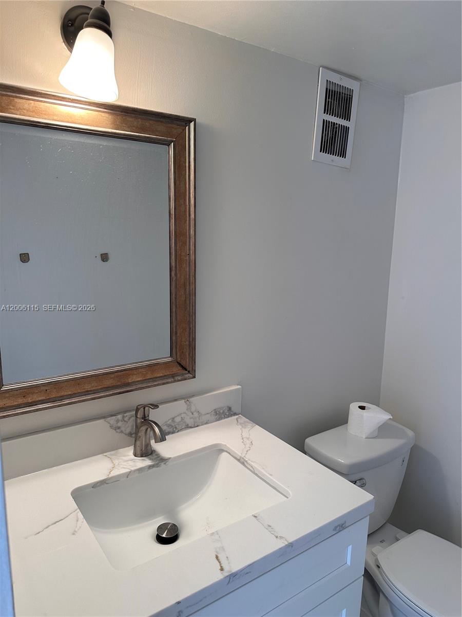 LAKE & TENNIS VILLAS PH 1 - Residential Lease