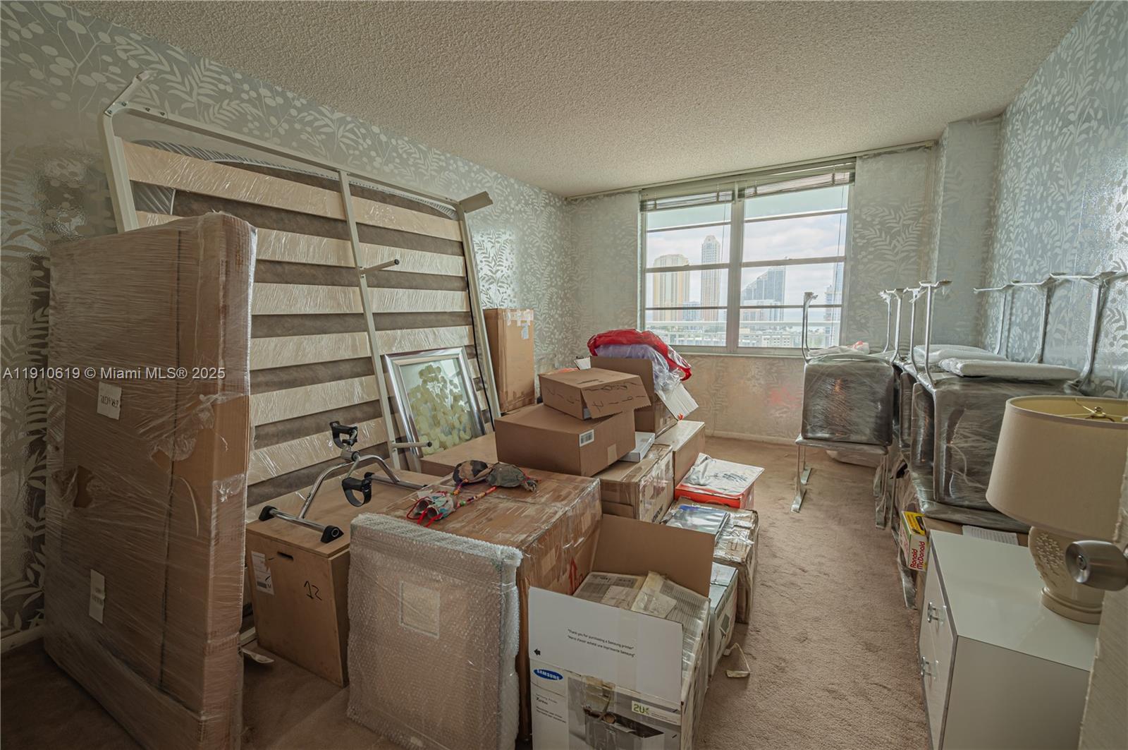 WINSTON TOWERS 500 CONDO - Residential