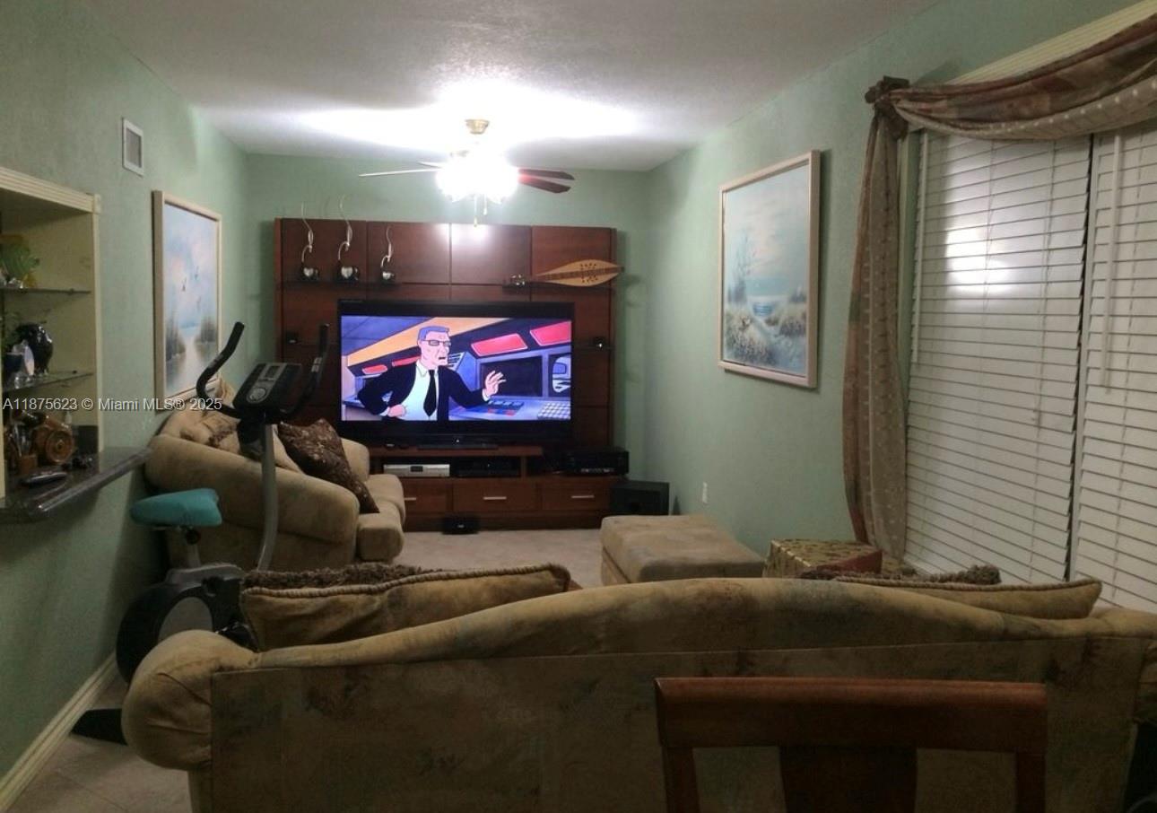 HOLLYWOOD HILLS SECOND AD - Residential