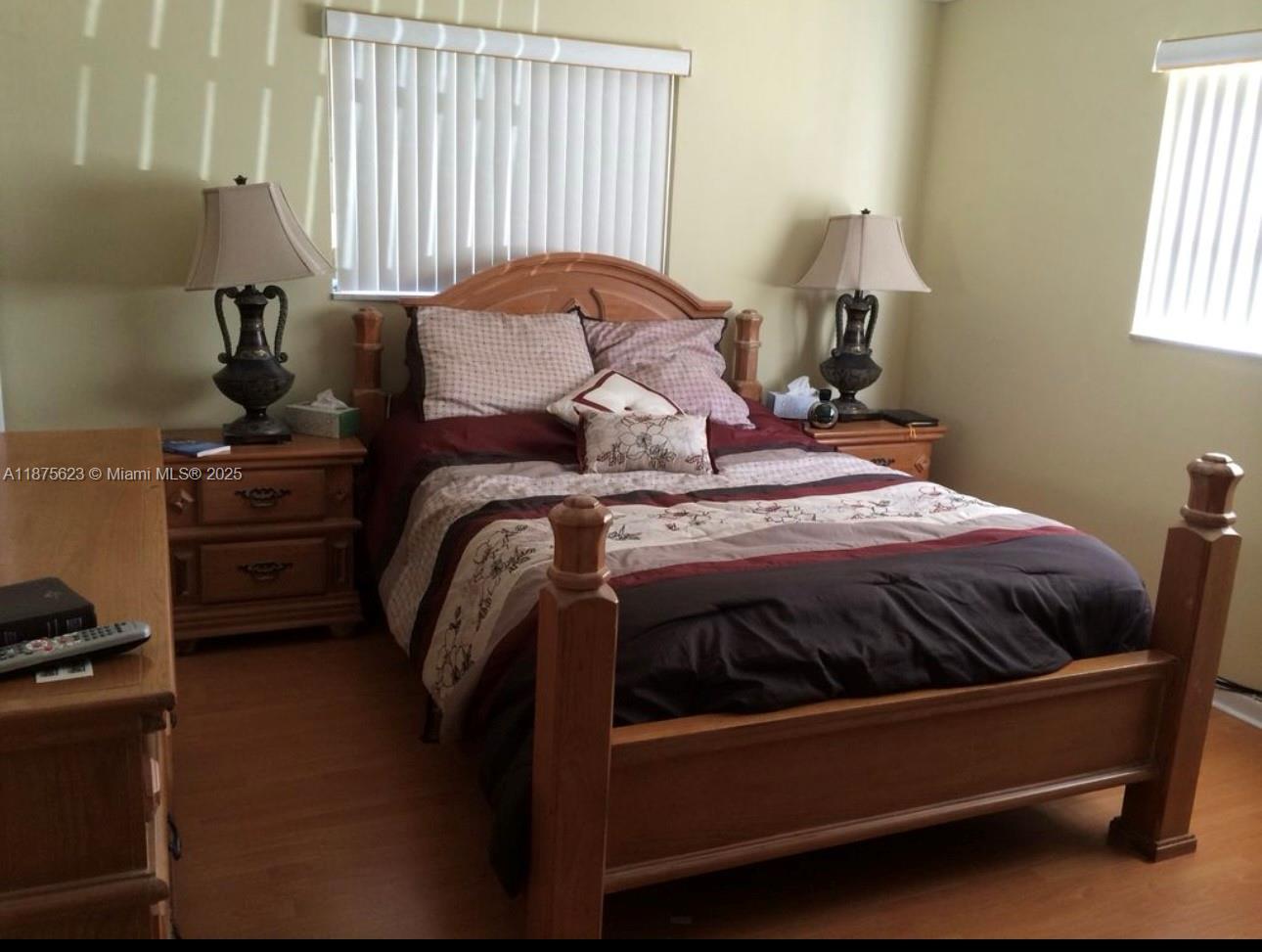 HOLLYWOOD HILLS SECOND AD - Residential