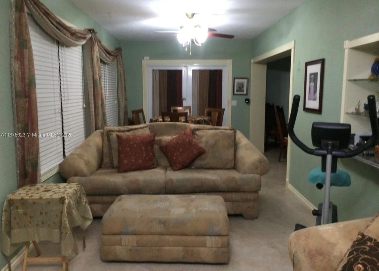 HOLLYWOOD HILLS SECOND AD - Residential