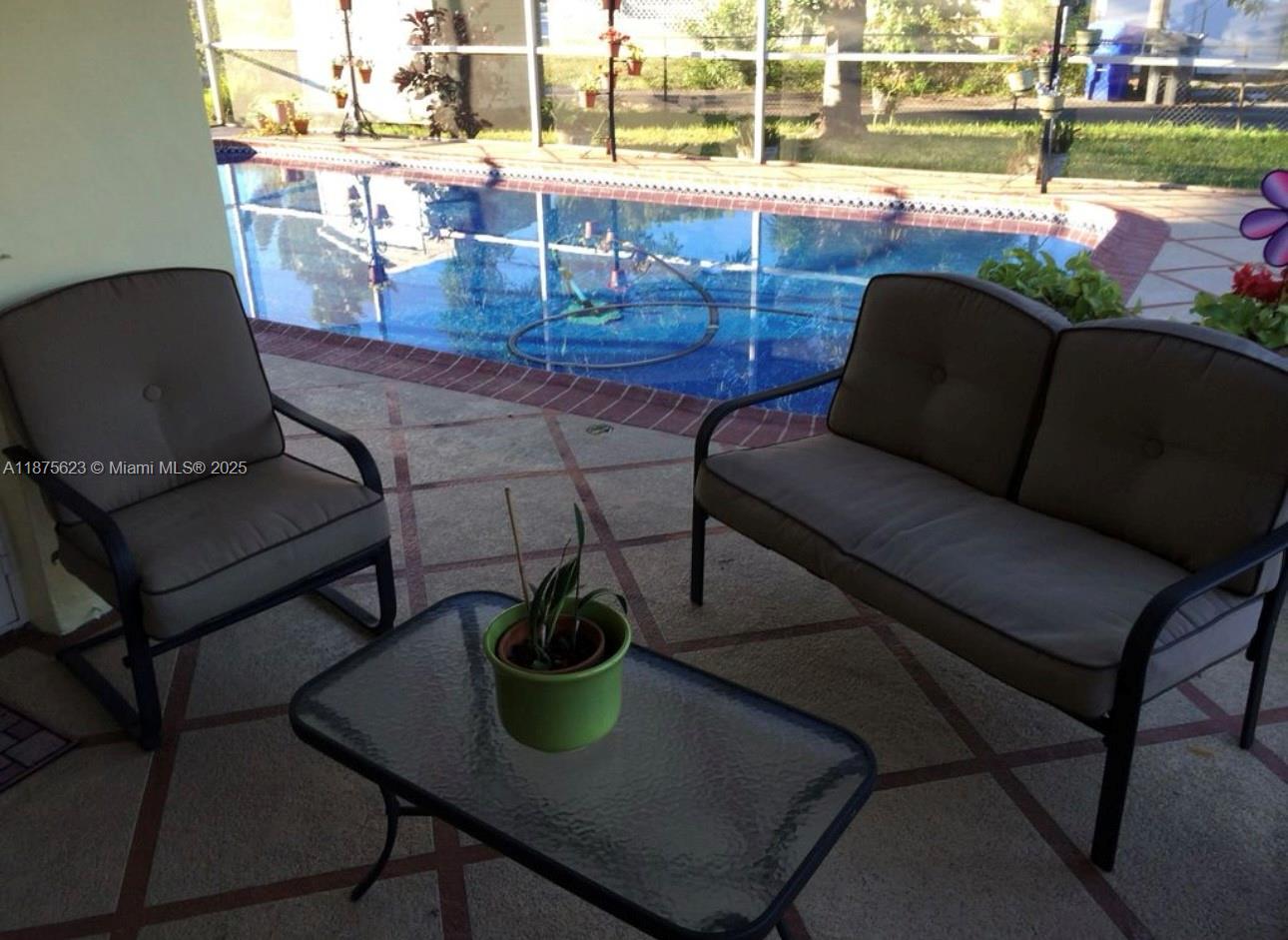 HOLLYWOOD HILLS SECOND AD - Residential