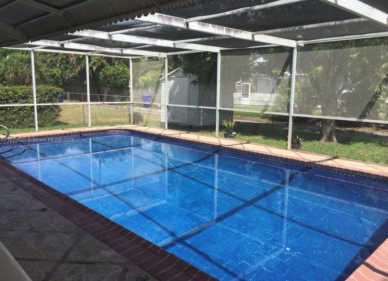 HOLLYWOOD HILLS SECOND AD - Residential