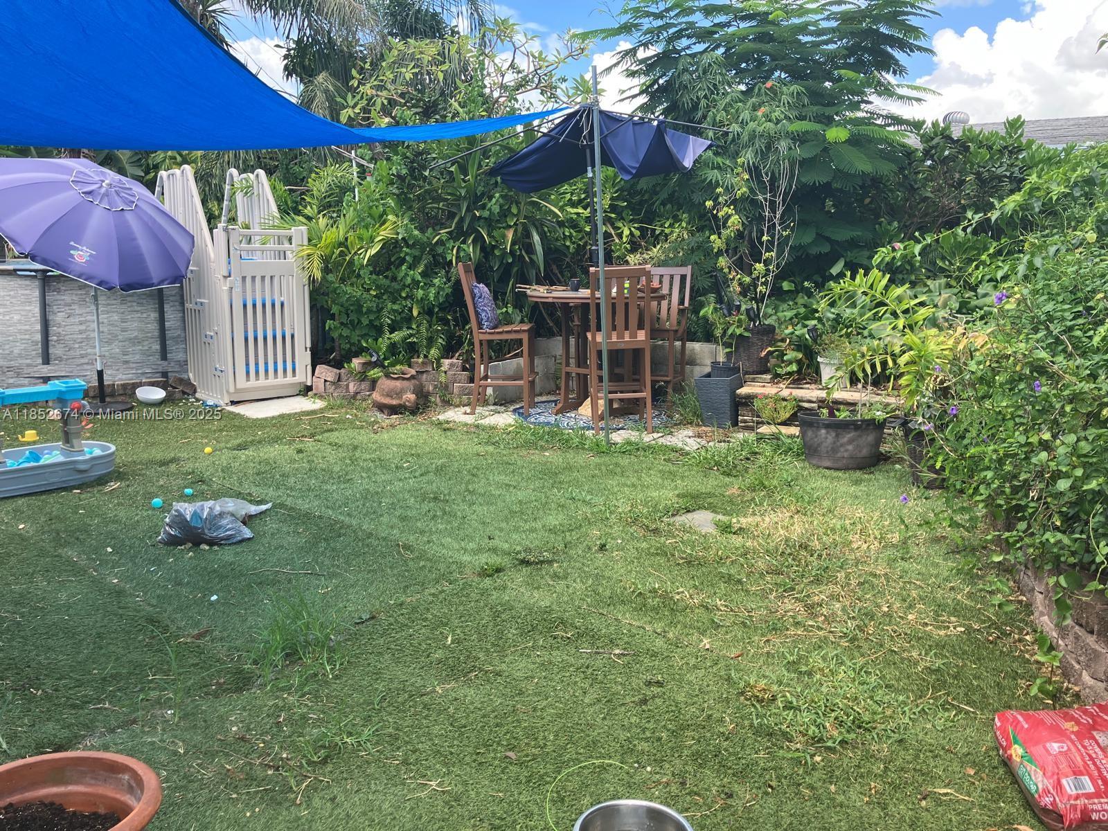 TROPICAL TERRACE - Residential