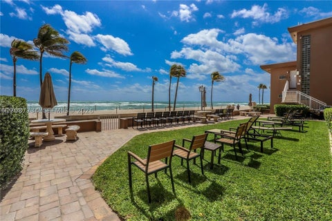 Photo of 3300 N Surf Rd #1A, Hollywood, FL 33019 (MLS # A12087734)