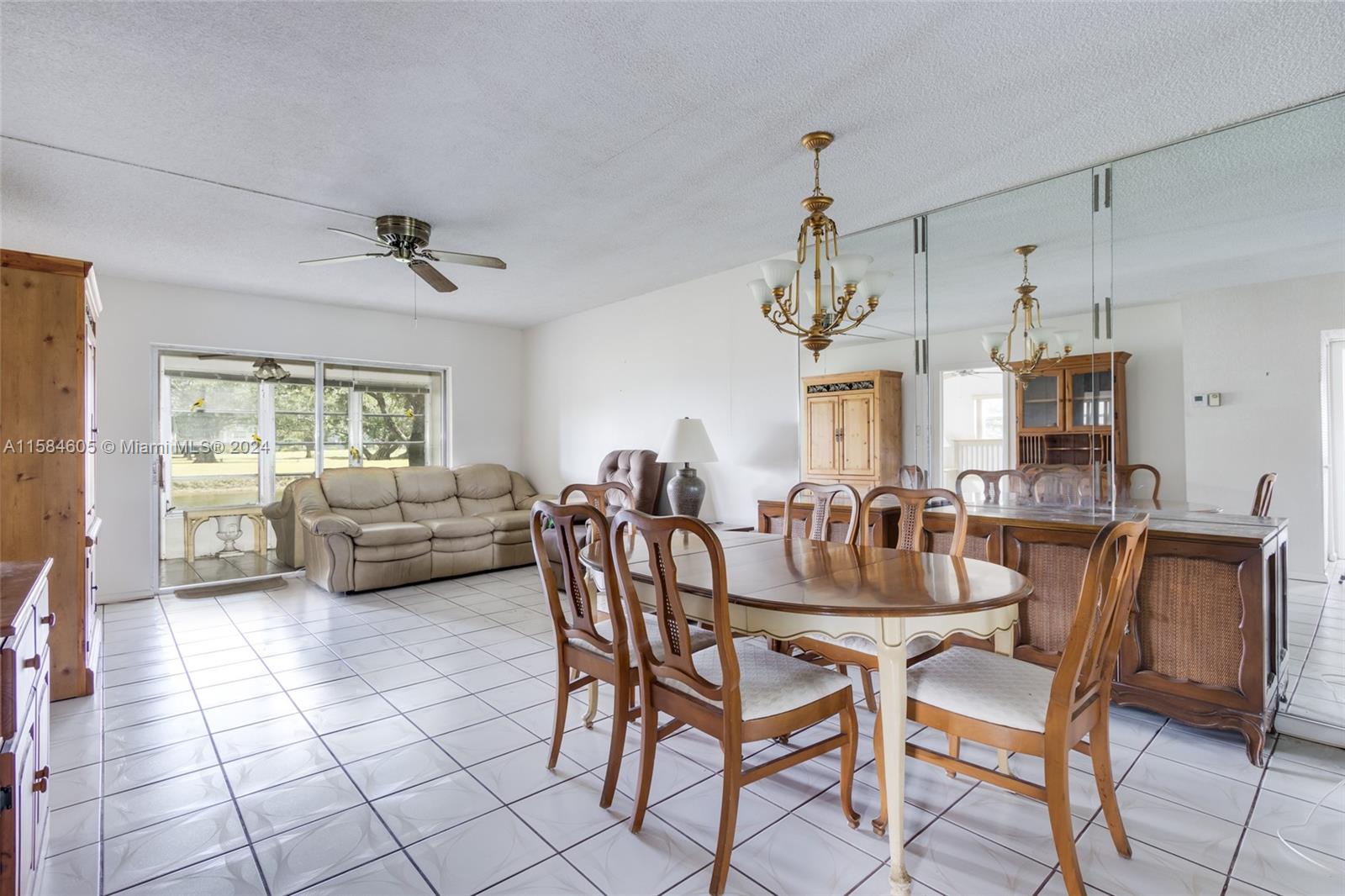 ORIOLE GOLF & TENNIS CLUB - Residential