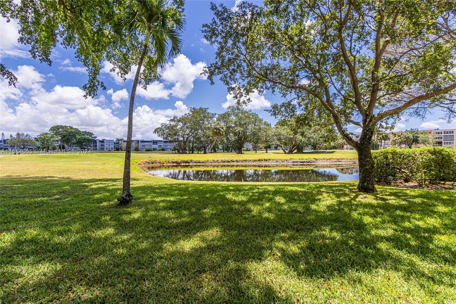 ORIOLE GOLF & TENNIS CLUB - Residential