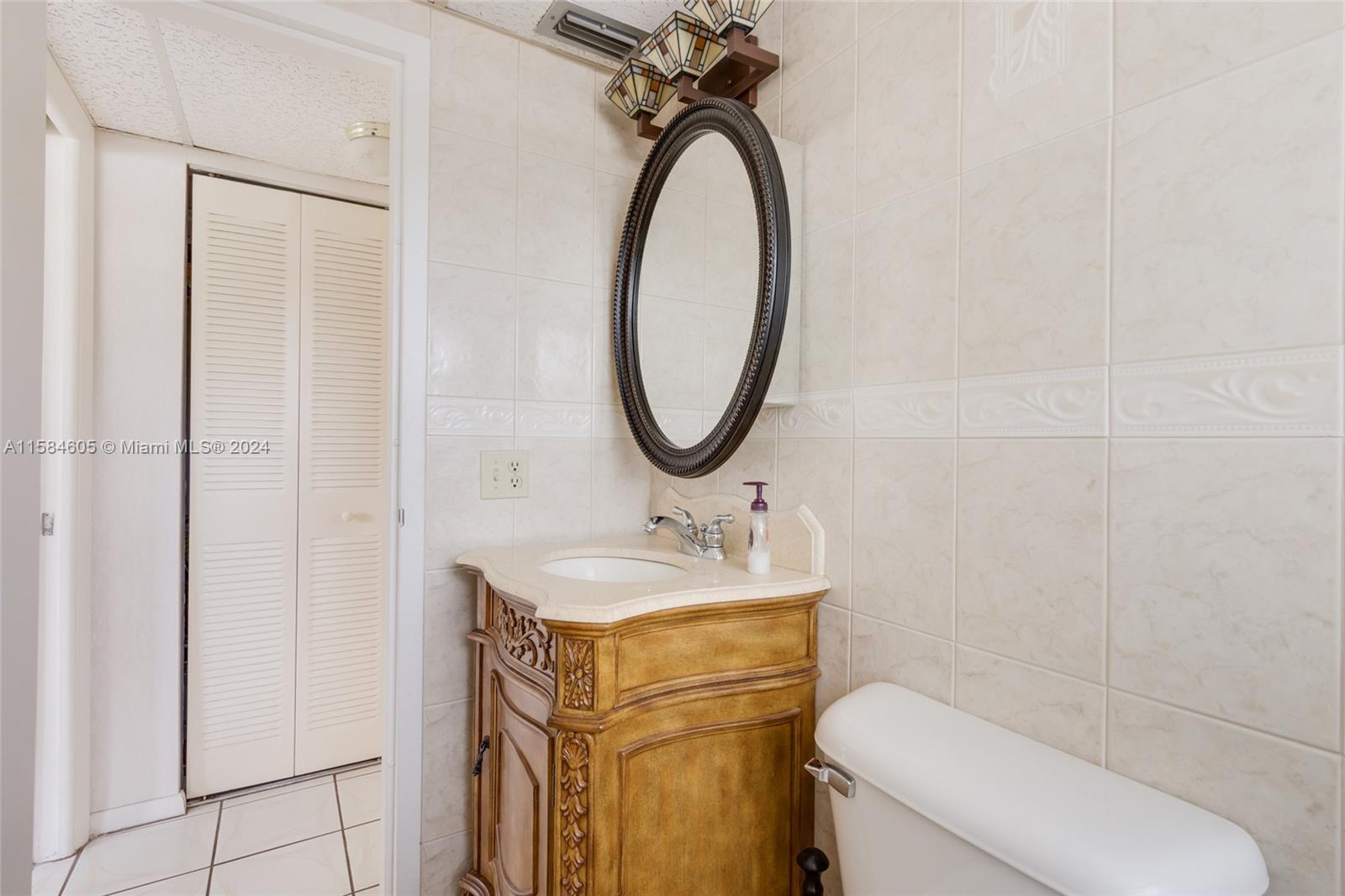 ORIOLE GOLF & TENNIS CLUB - Residential