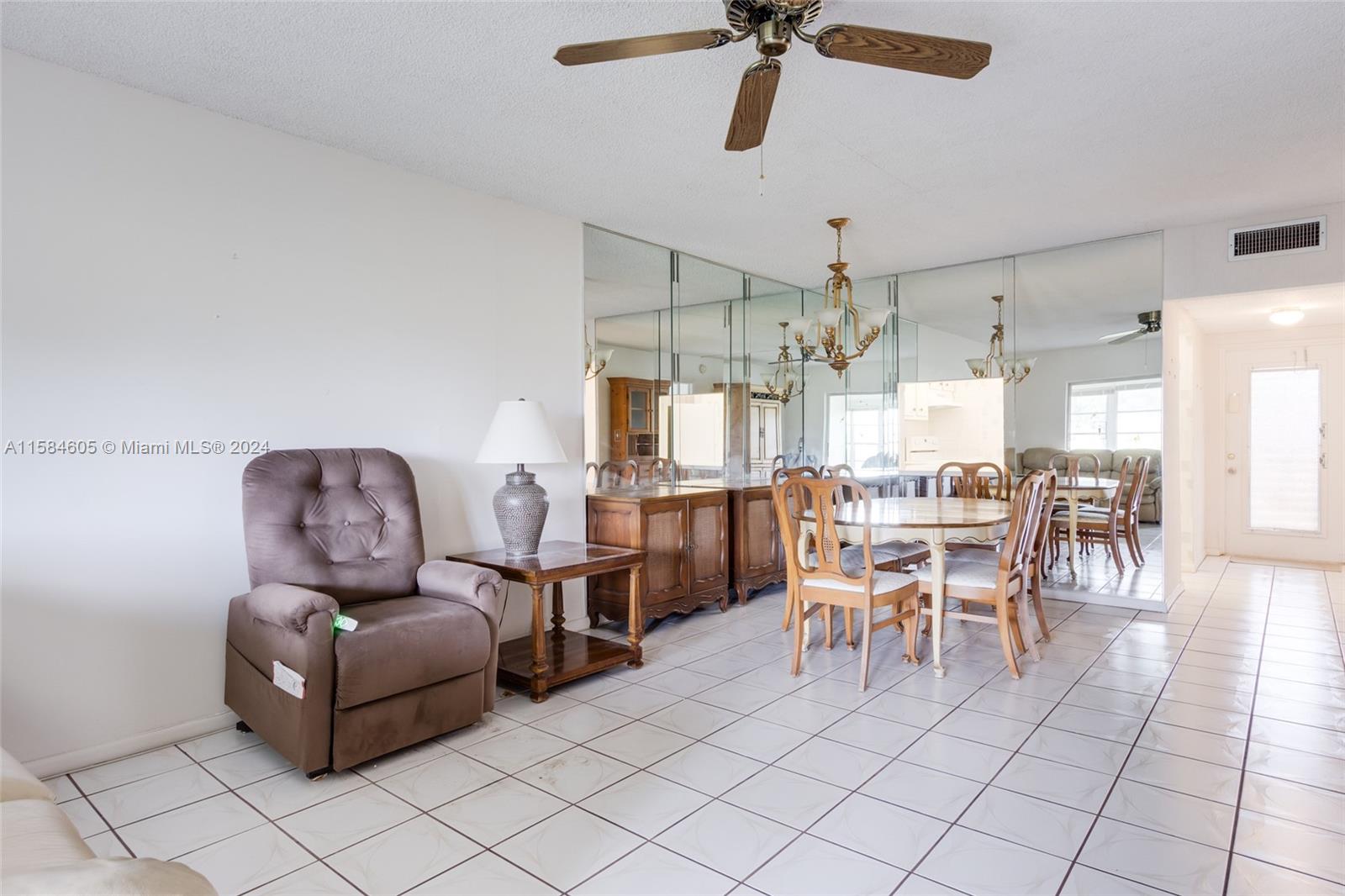 ORIOLE GOLF & TENNIS CLUB - Residential