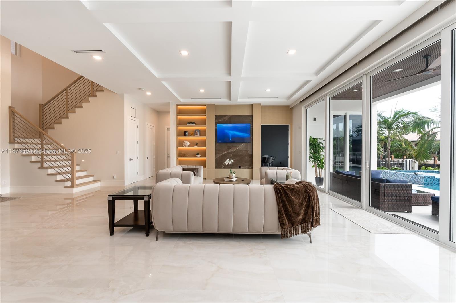 VENETIAN ISLES 1ST SEC - Residential