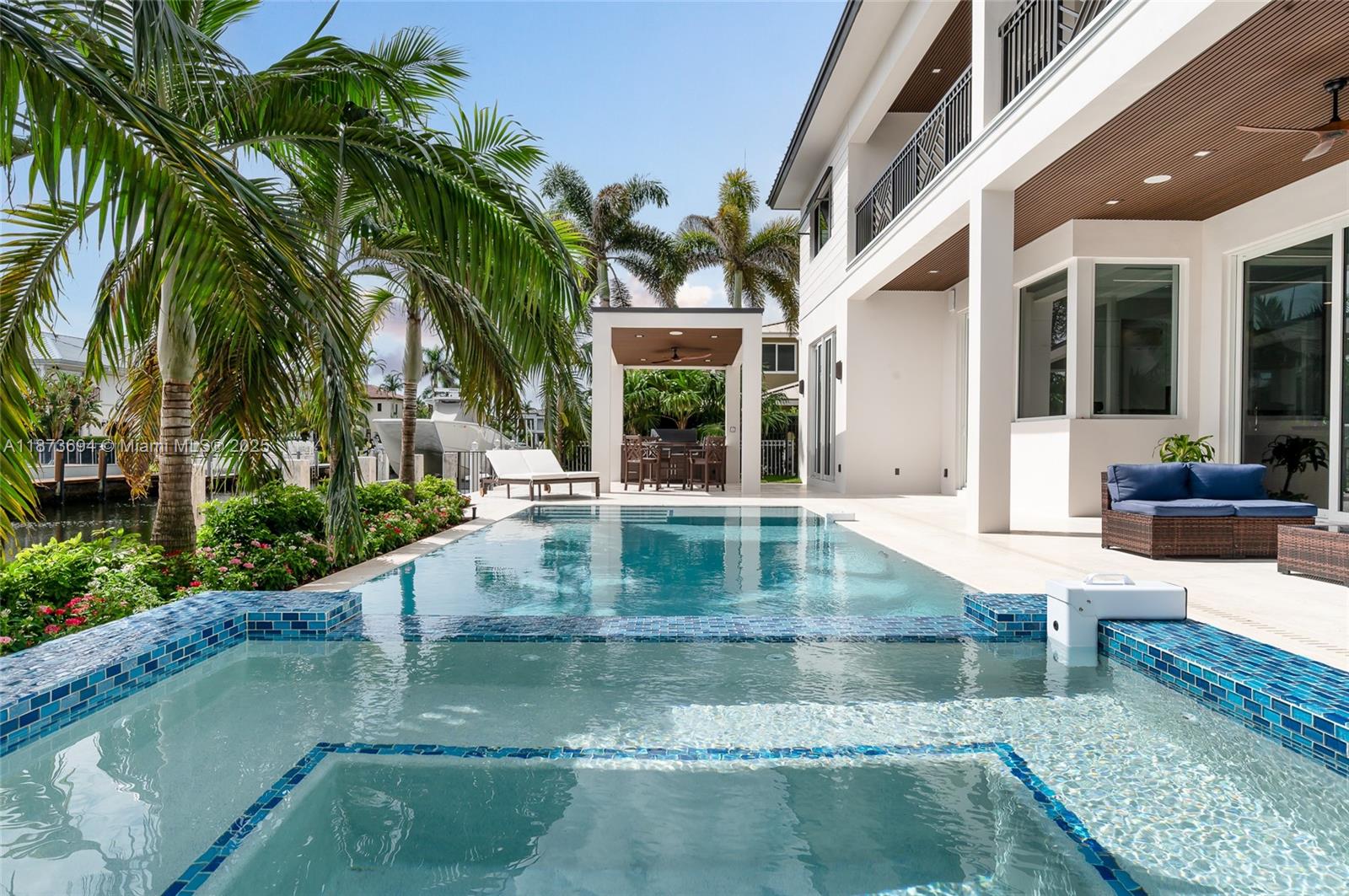 VENETIAN ISLES 1ST SEC - Residential