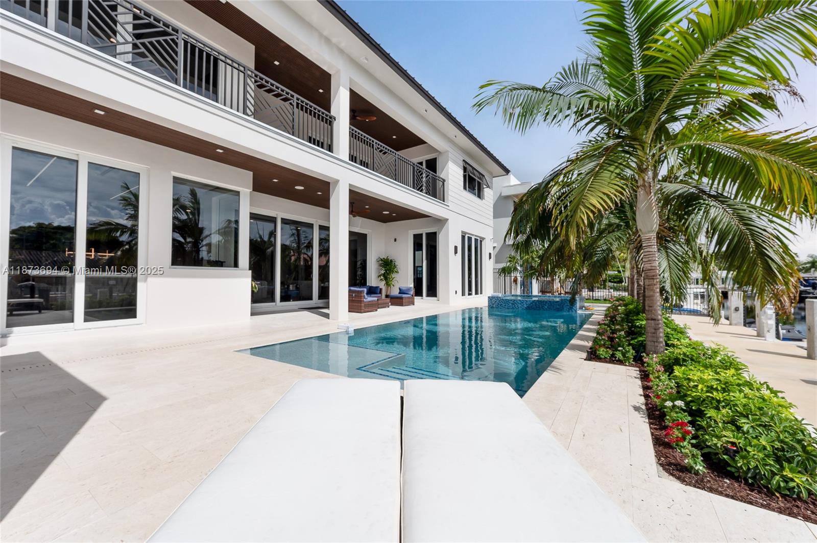 VENETIAN ISLES 1ST SEC - Residential