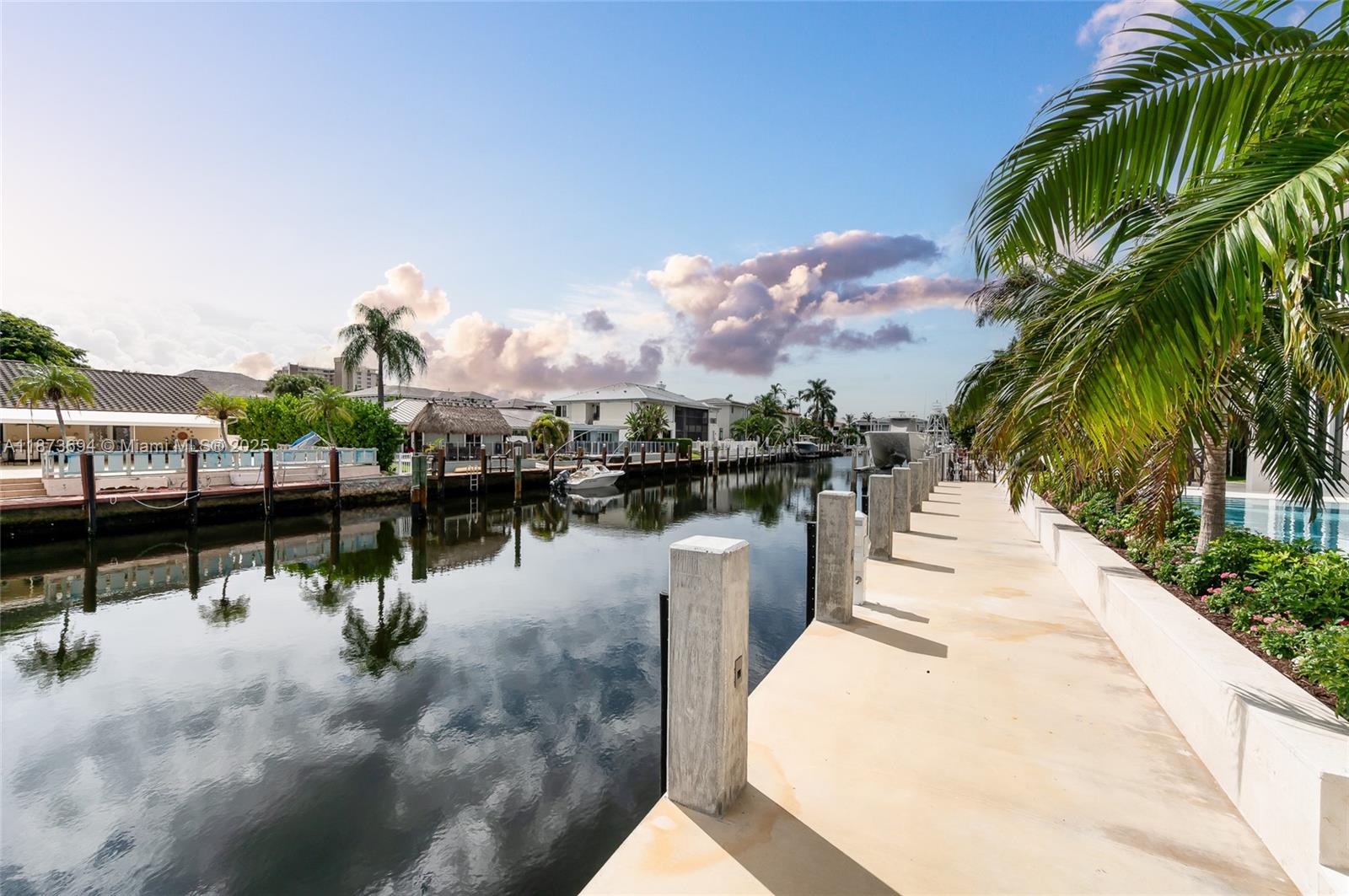 VENETIAN ISLES 1ST SEC - Residential