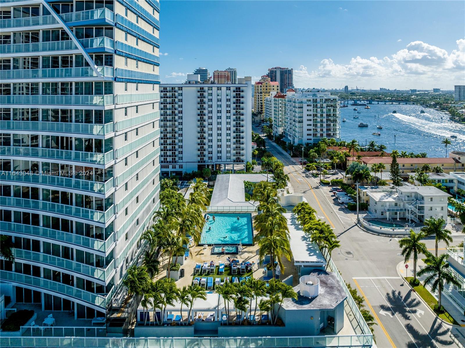 FORT LAUDERDALE RESIDENCE - Residential