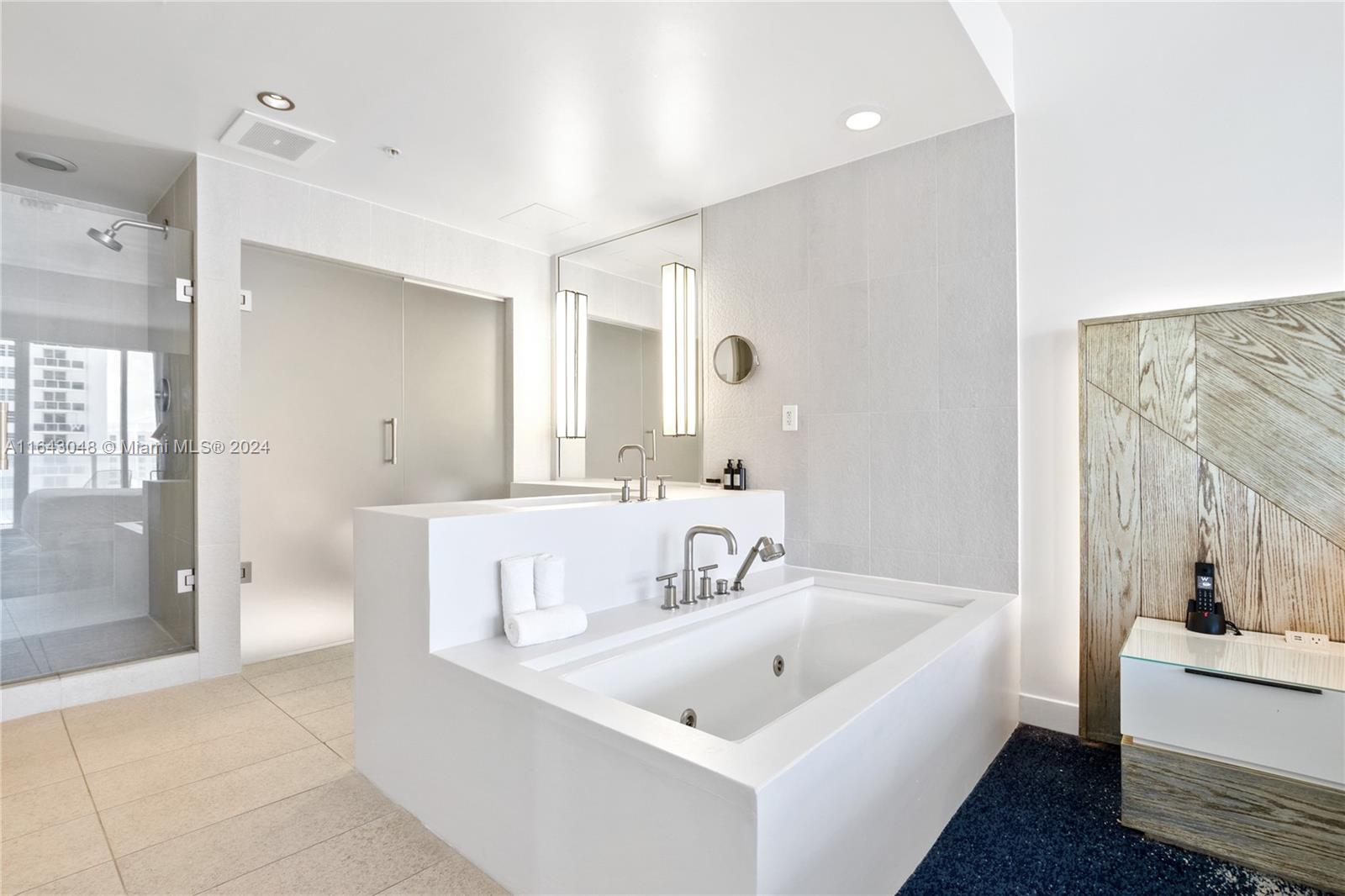 FORT LAUDERDALE RESIDENCE - Residential