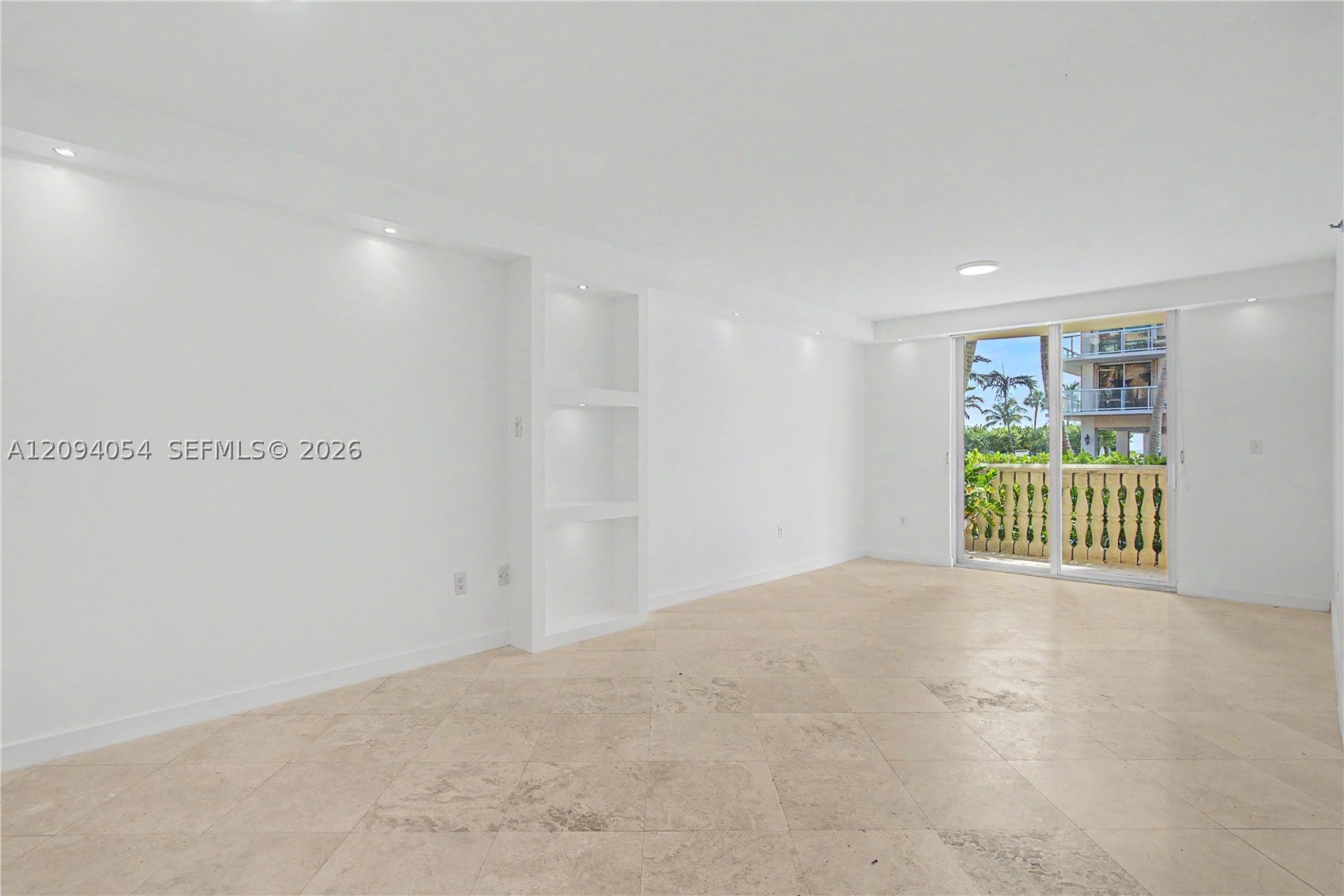 8888 Collins Ave 115