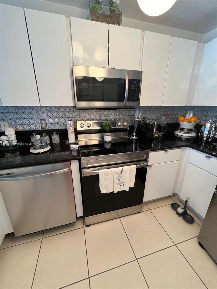 ST MORTIZ AT DORAL CONDO - Residential