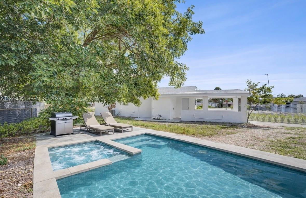 NORTH ANDREWS GARDENS FIR - Residential