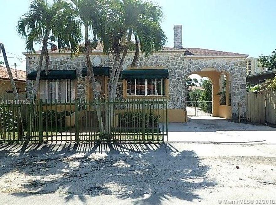 A very unique property in the heart of Miami, great for the large family.  Close to Downtown Coral Gables and Downtown Miami.  Walking distance to public transportation.