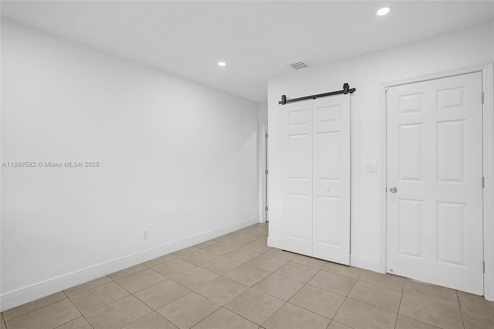 TOWN OF HALLANDALE B-13 - Residential Lease