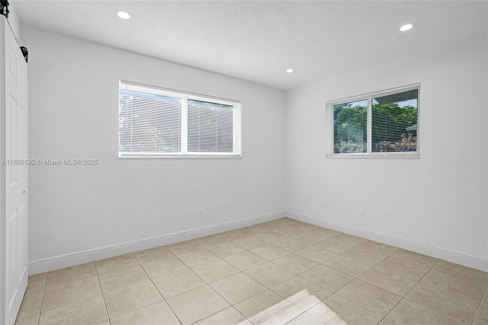 TOWN OF HALLANDALE B-13 - Residential Lease