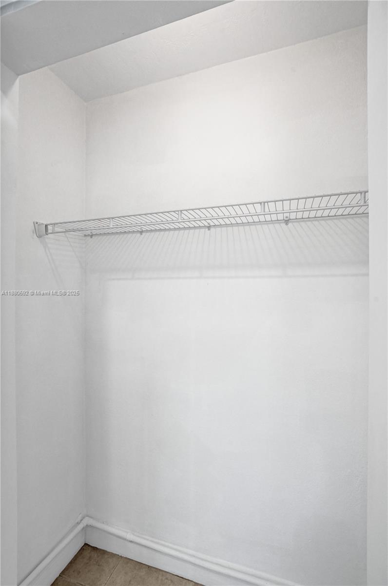 TOWN OF HALLANDALE B-13 - Residential Lease