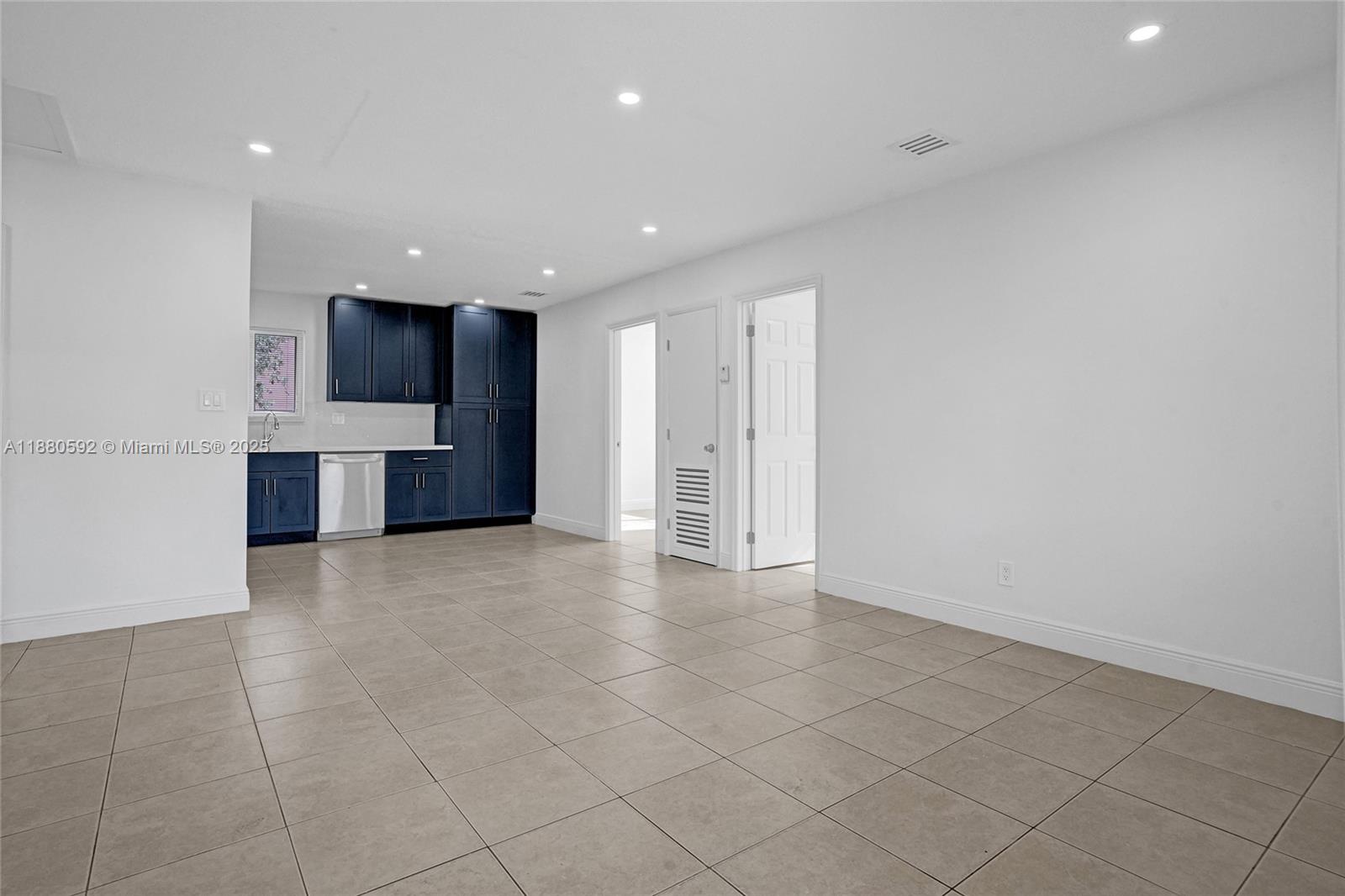 TOWN OF HALLANDALE B-13 - Residential Lease