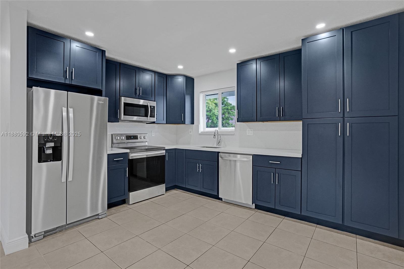 TOWN OF HALLANDALE B-13 - Residential Lease