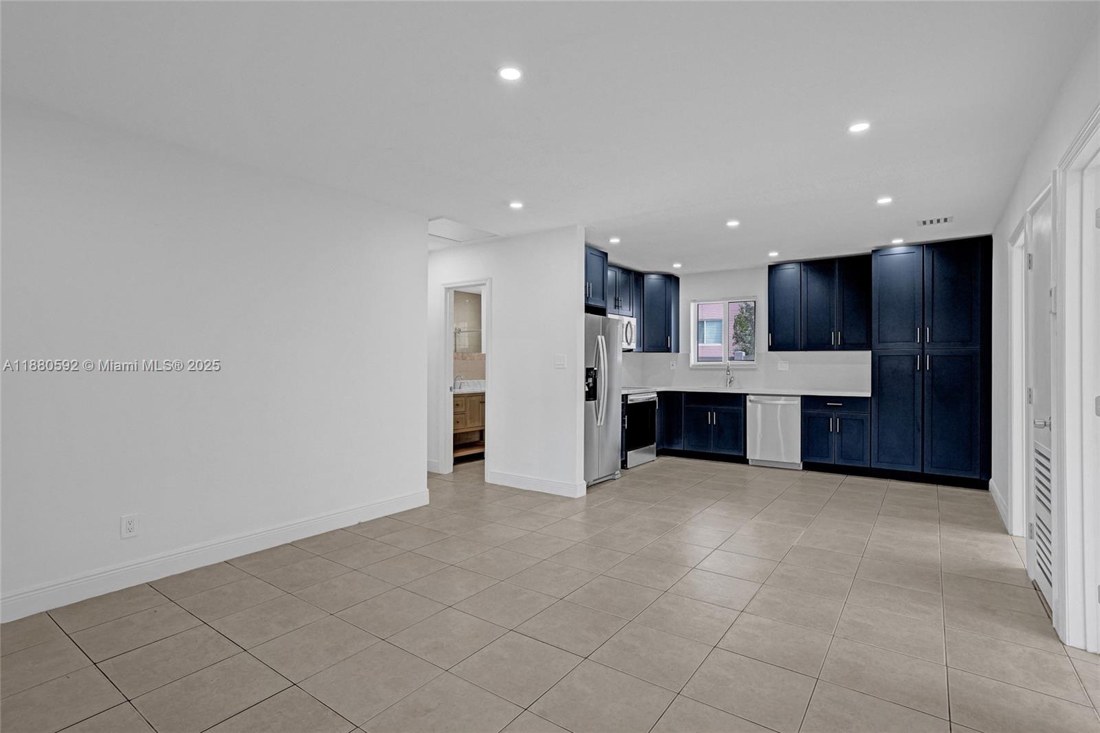 TOWN OF HALLANDALE B-13 - Residential Lease