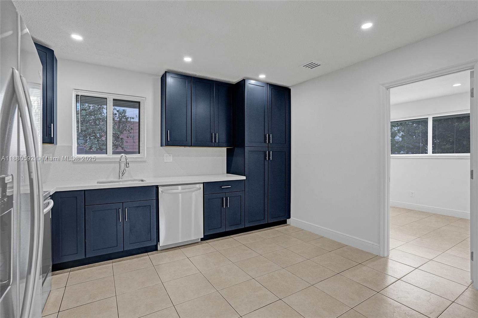 TOWN OF HALLANDALE B-13 - Residential Lease