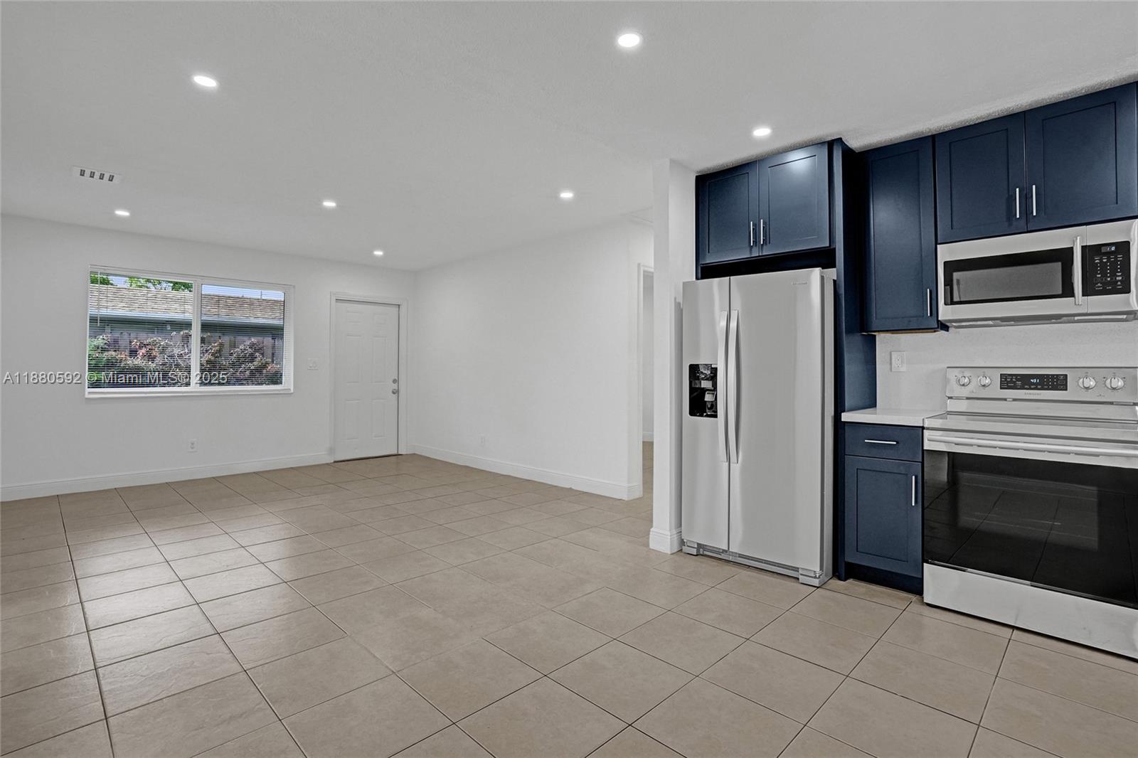 TOWN OF HALLANDALE B-13 - Residential Lease