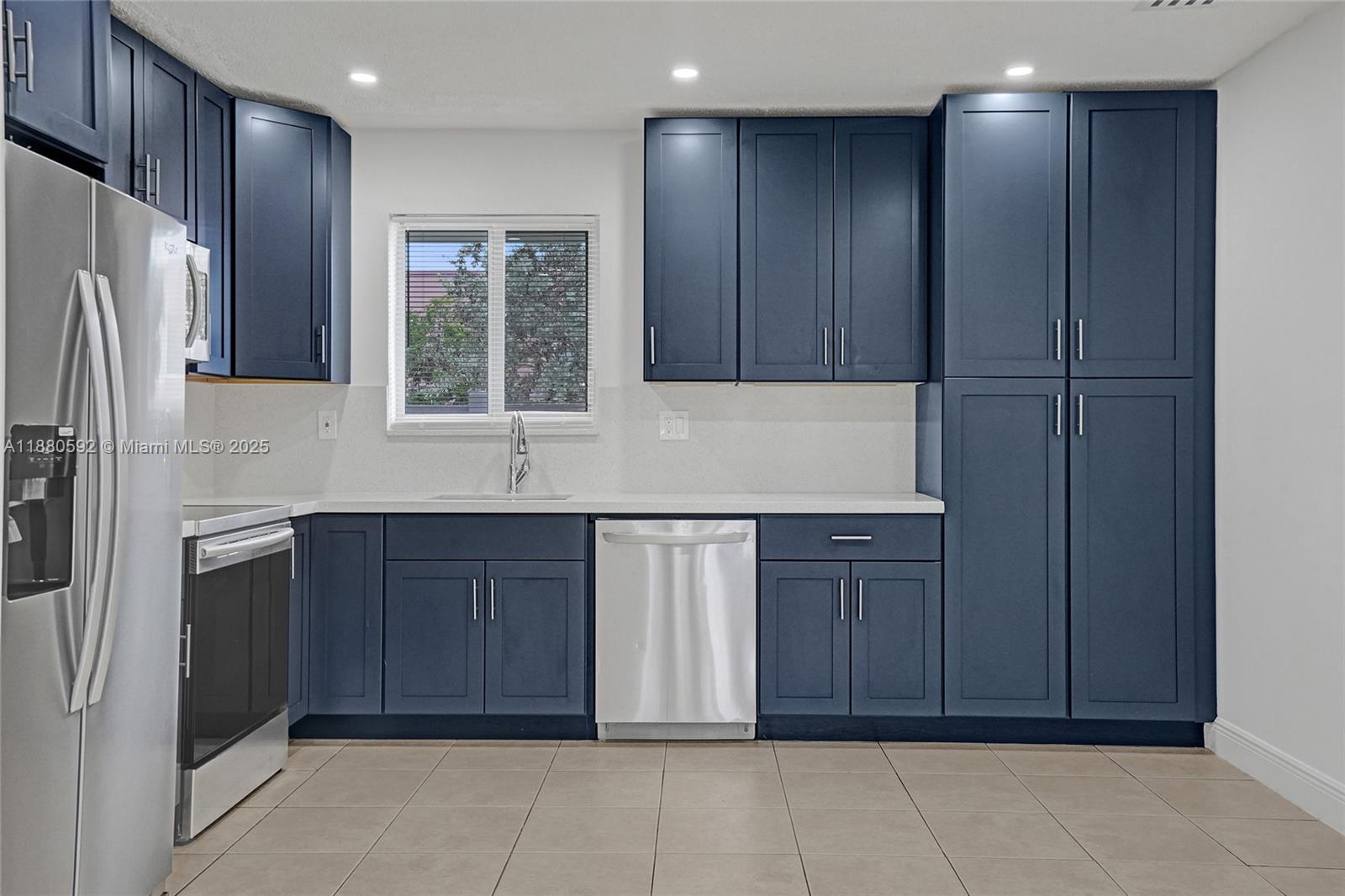 TOWN OF HALLANDALE B-13 - Residential Lease