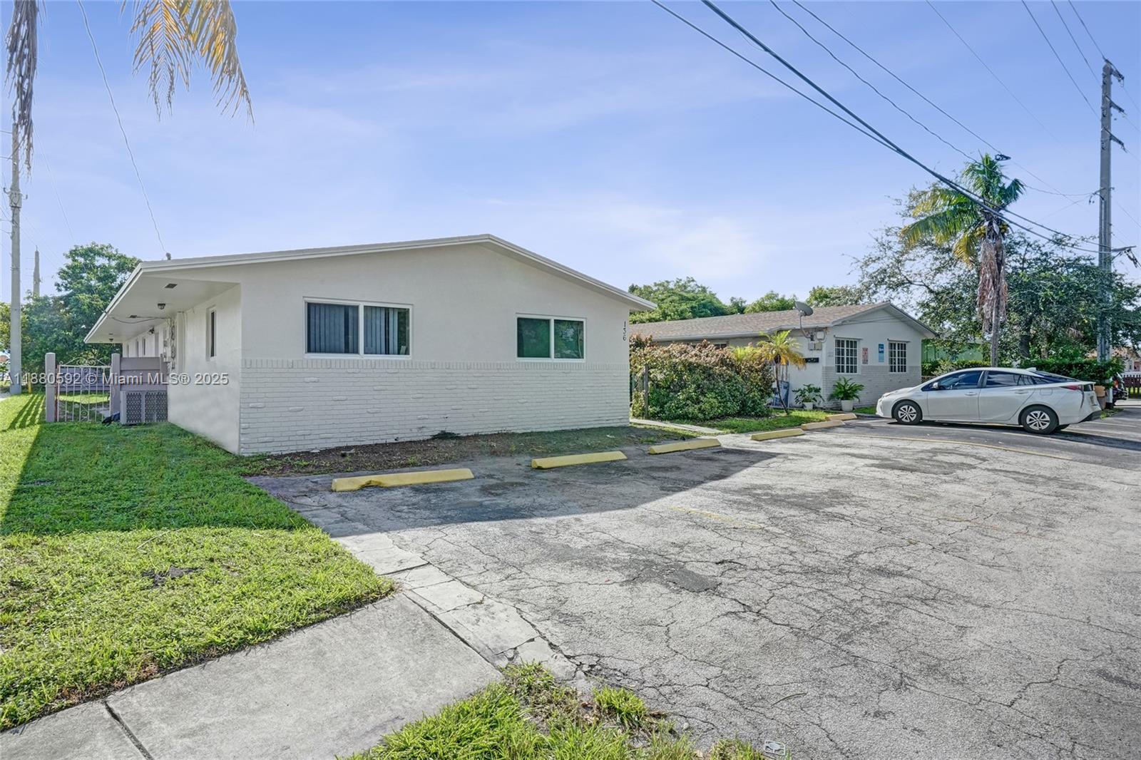 TOWN OF HALLANDALE B-13 - Residential Lease