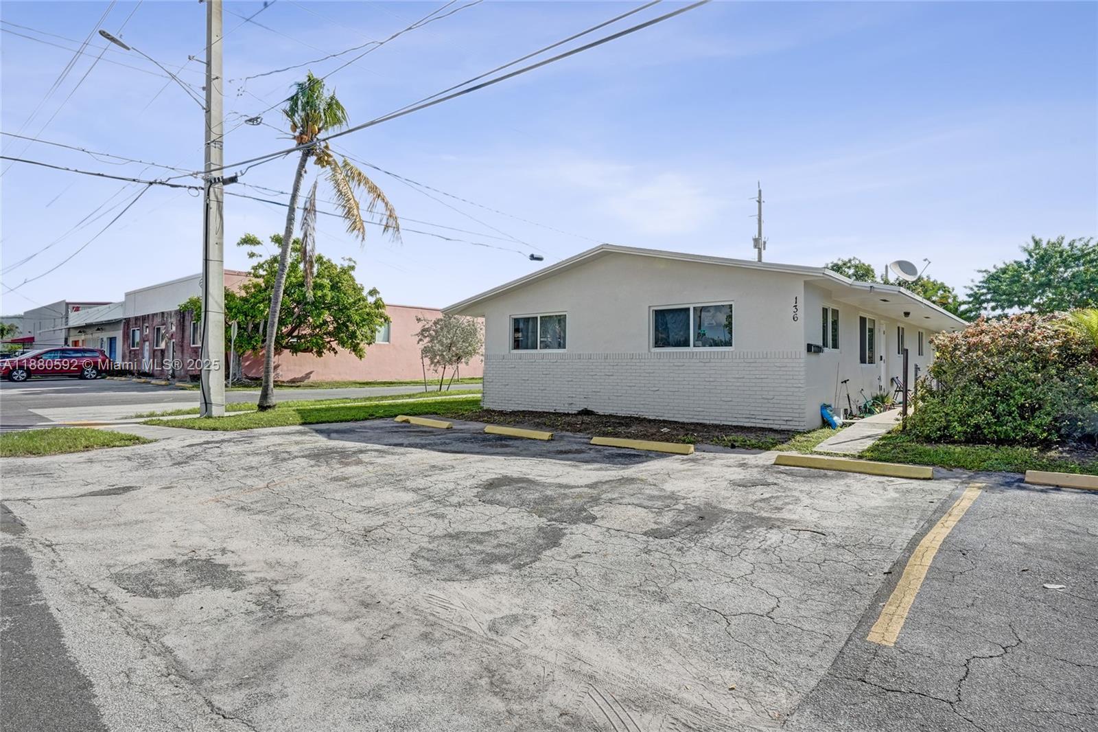 TOWN OF HALLANDALE B-13 - Residential Lease