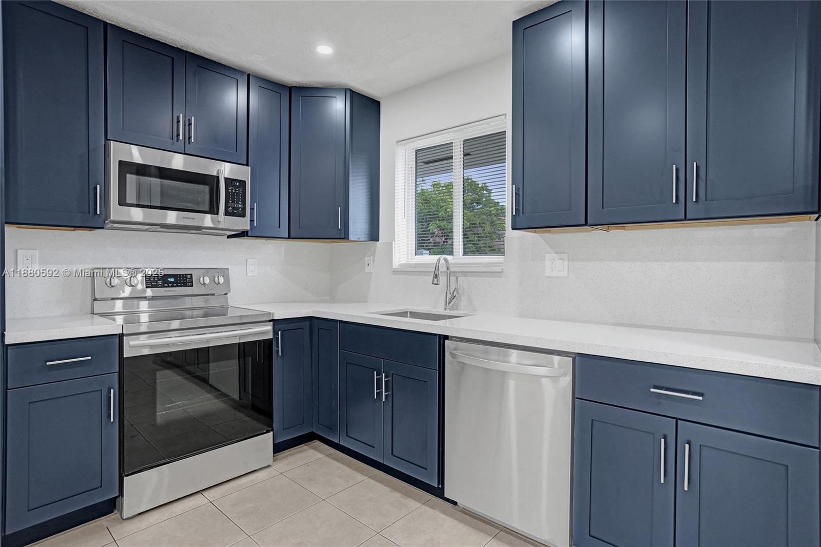 TOWN OF HALLANDALE B-13 - Residential Lease