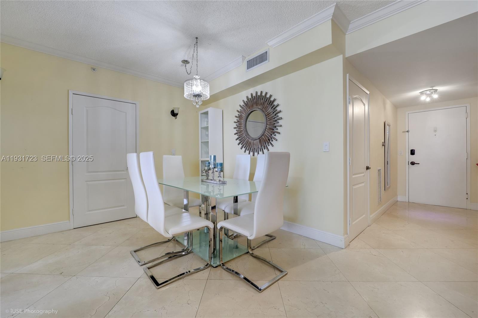 KING DAVID OF SUNNY ISLES - Residential