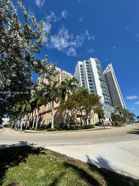 KING DAVID OF SUNNY ISLES - Residential