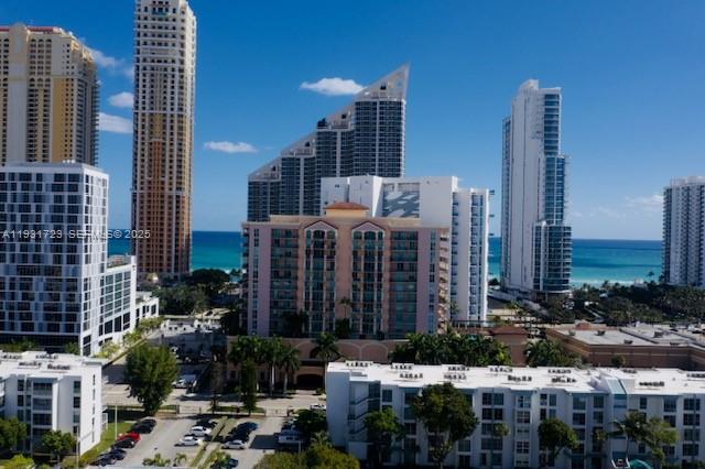 KING DAVID OF SUNNY ISLES - Residential