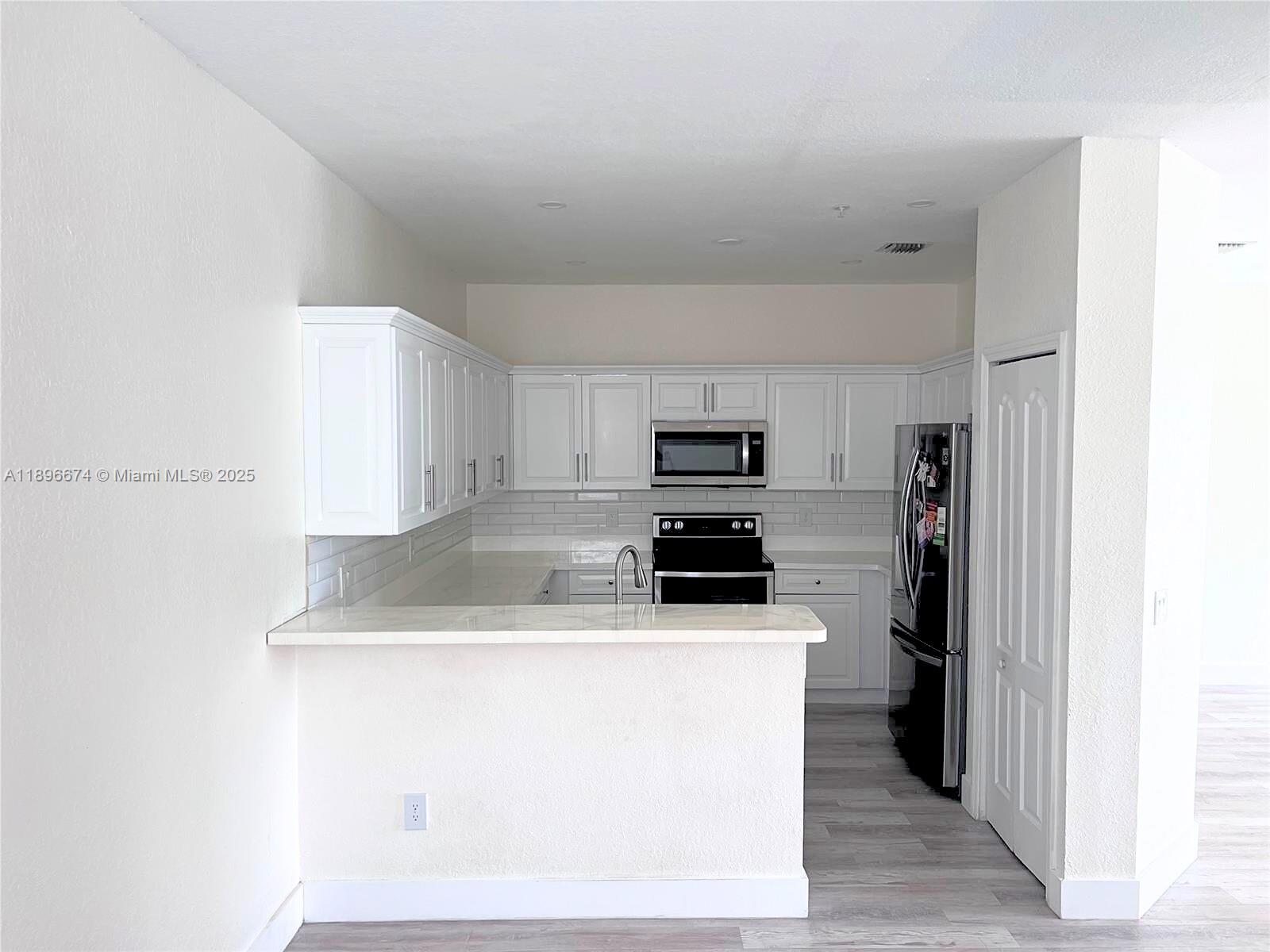 COURTYARDS ONE CONDO - Residential Lease